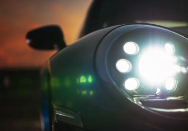 ستكون مصابيح سيارتك أفضل رفيق لك أثناء القيادة في الظلام